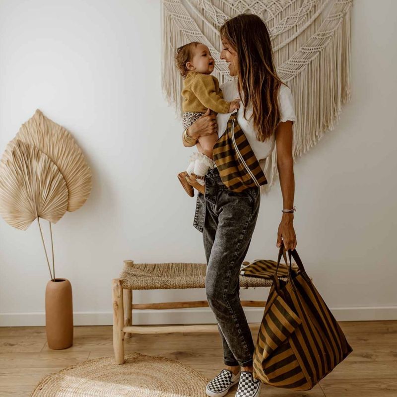 Sac banane rayée Cumin-Noir Rose in April Ambiance 5