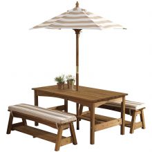 Table en bois avec 2 bancs et parasol beige  par KidKraft