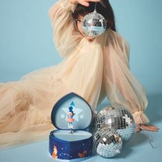 Boîte à bijoux musicale Patineuse