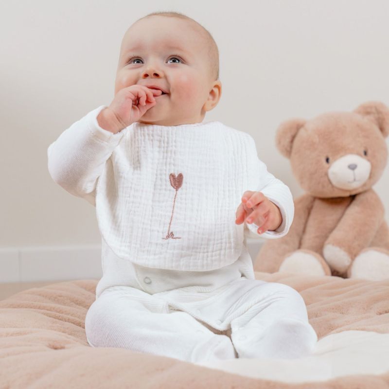 Lot de 3 bavoirs en mousseline bio Fleurs d'Antan Noukie's Ambiance 6