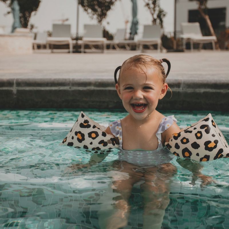 Brassards de natation Léopard beige (0-2 ans) Swim Essentials Ambiance 5
