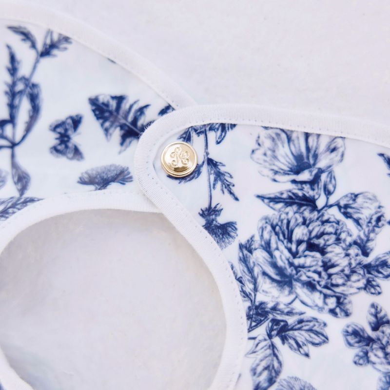 Bavoir enduit Toile de Jouy bleu marine Tartine et Chocolat Ambiance 6