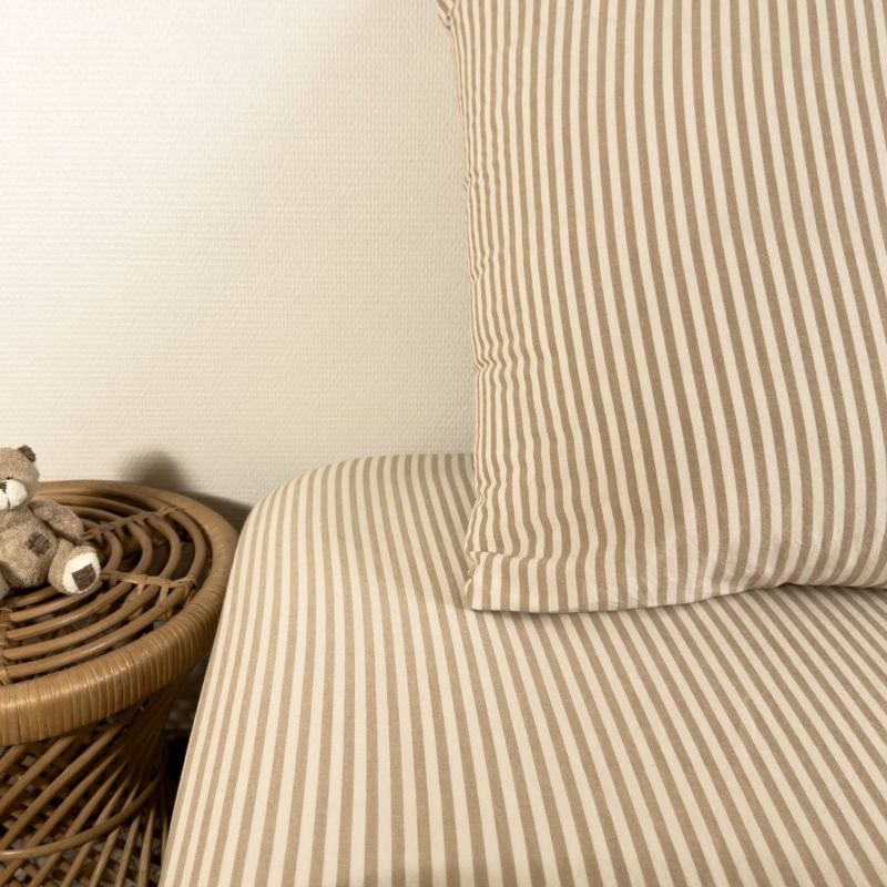 Drap housse en percale de coton Rayé Ambre (80 x 160 cm) Kadolis Ambiance 2