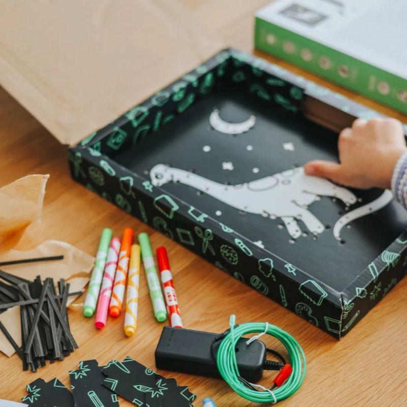 Kit création déco murale lumineuse KIDYNEON Dinosaure KIDYWOLF Ambiance 8