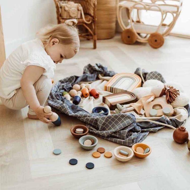 Sac à jouets 2 en 1 Noomad Original Organic Grid Blue Play&Go Ambiance 5