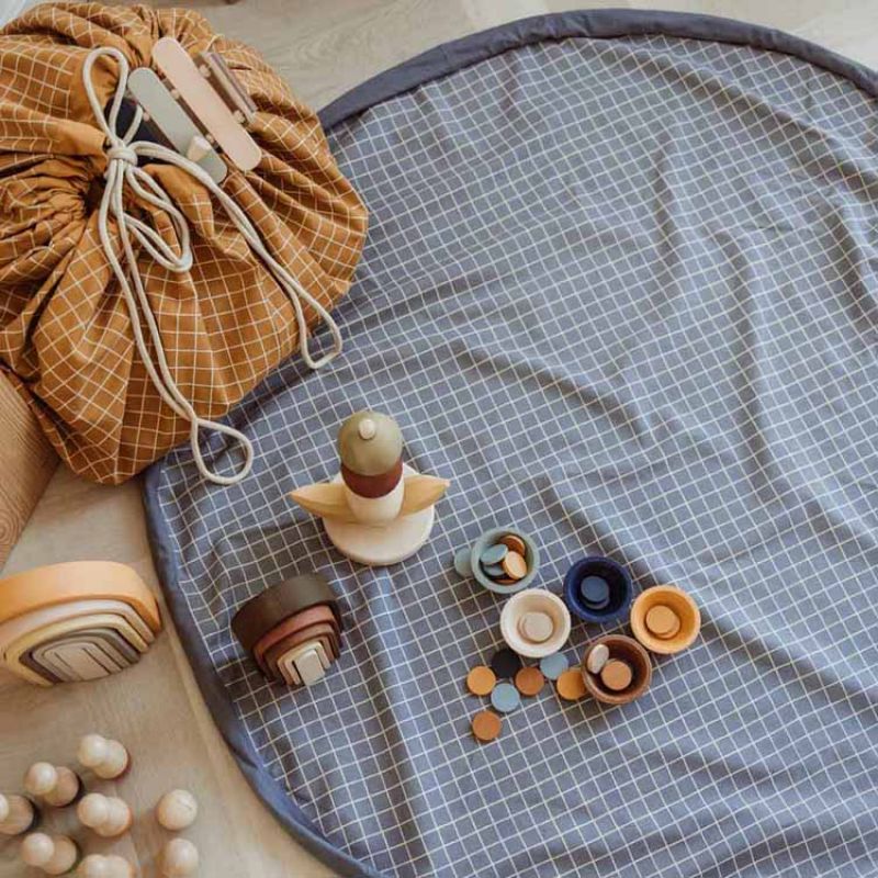 Sac à jouets 2 en 1 Noomad Original Organic Grid Blue Play&Go Ambiance 9