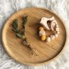 Anneau de dentition en bois Oiseau moutarde et beige (personnalisable)  par Tata Lucette