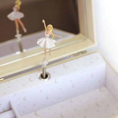 Boîte à Bijoux Musicale Cube Phosphorescente Ballerina Ecru Trousselier -  Enfant