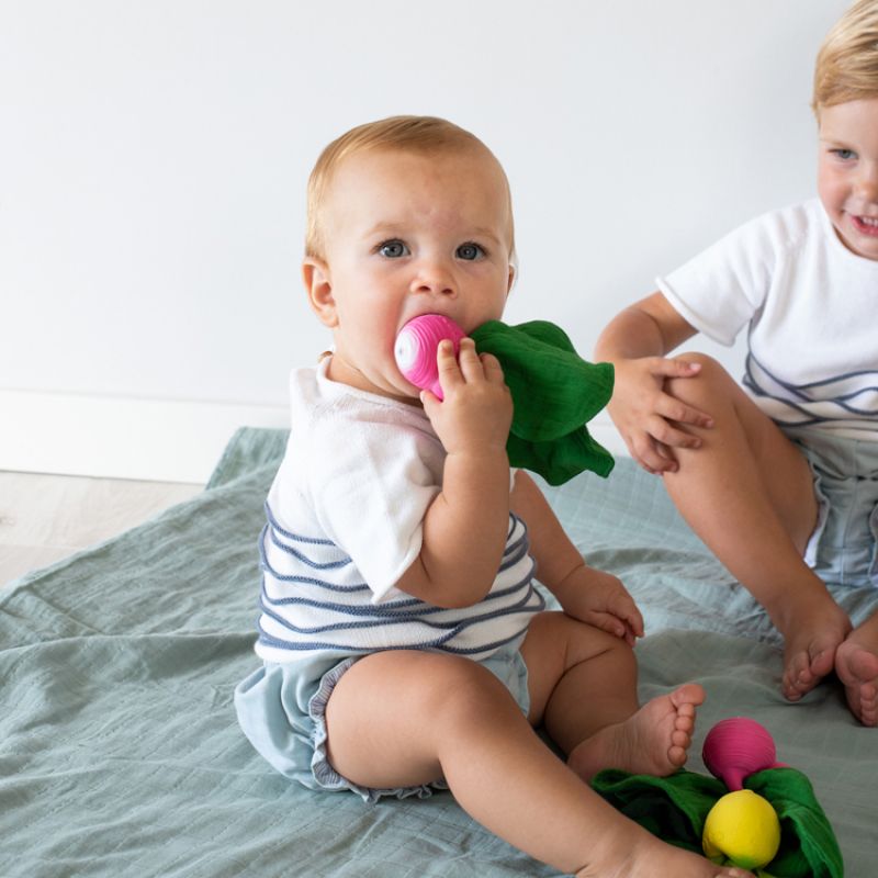 Doudou de dentition 2 en 1 Ramona le radis Oli & Carol Ambiance 8