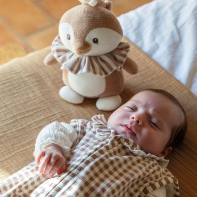Peluche musicale Pingouin Praliné Moka