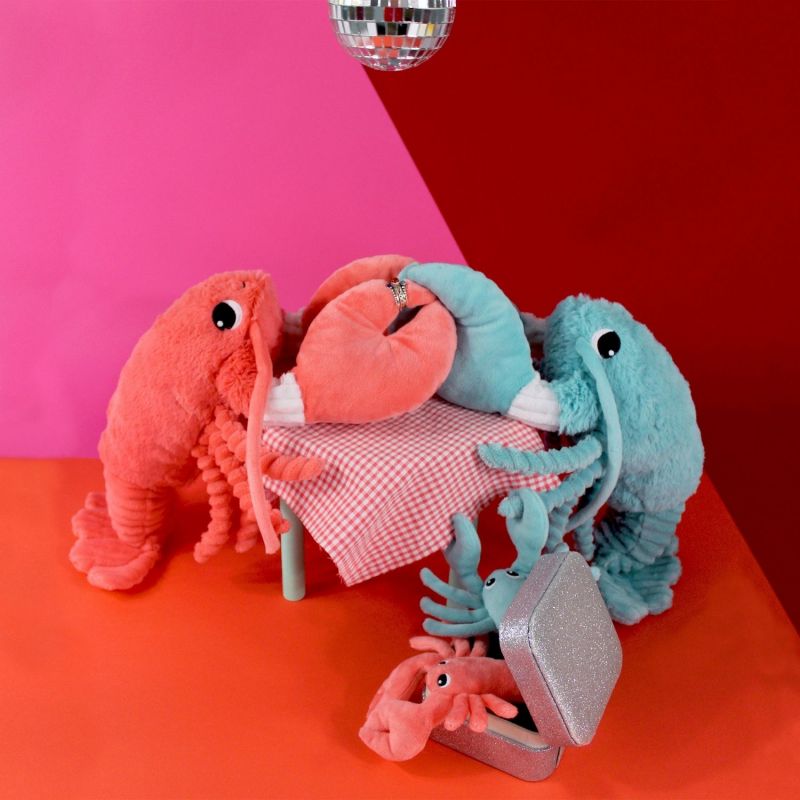 Peluche Homard maman et bébé Les Ptipotos Corail (48 cm) Les Déglingos Ambiance 2