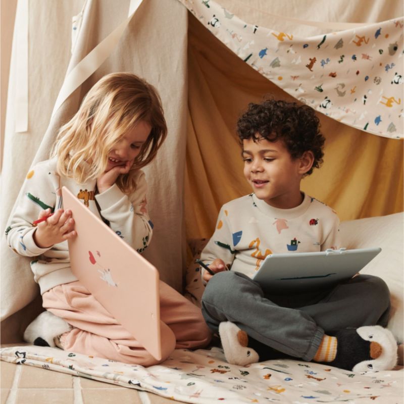 Tablette à dessin magique Zora Rabbit (31 cm) Liewood Ambiance 2