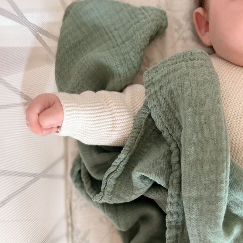 Lot de 2 langes Doli Pearl Blossom (70 x 70 cm) Charlie Crane Ambiance 4