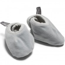 Chaussons de naissance velours gris  par Snoozebaby
