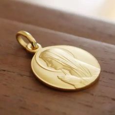 Pendentif médaille Vierge Ave Maria personnalisable (plaqué or)
