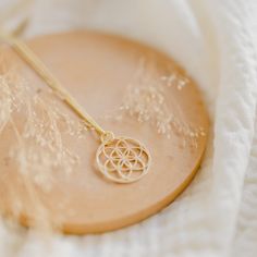 Collier Graine de vie chaîne (or jaune 18 carats) - Pleine Lune