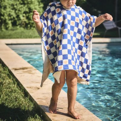 Poncho de bain Comme un bonbon Romy damier bleu BEBEL