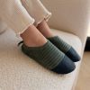 Chaussons Les Petits Velours Gris Vert (pointures 18-20) Les Pas Petits Ambiance 2