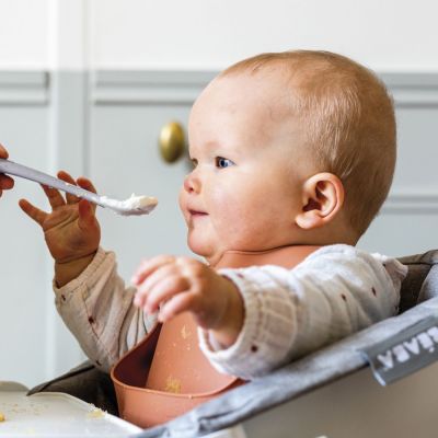 Lot de 2 cuillères silicone 1er âge avec boîte de transport Duo nature