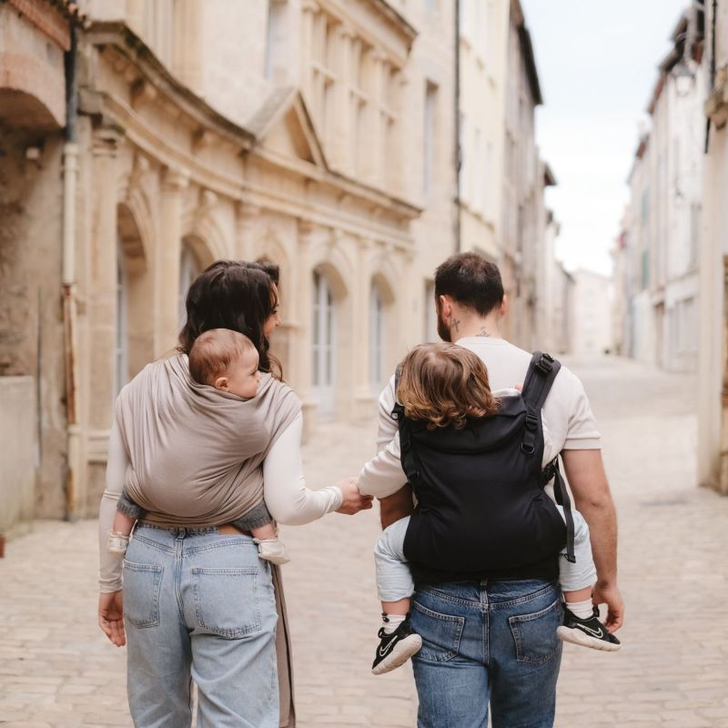 Porte bébé préformé Néo Noir V3 NéoBulle Ambiance 8