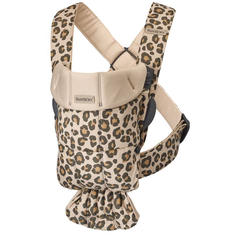 Porte bébé Mini en coton Léopard beige BabyBjörn