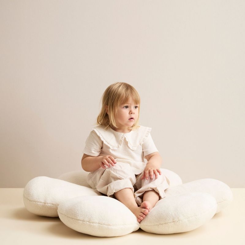 Coussin de sol Fleur Kid's Concept Ambiance 2