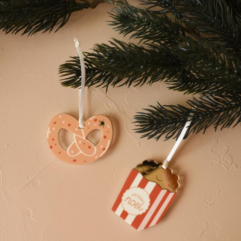 Suspension Bretzel Noël Gourmand (personnalisable) Baubels Ambiance 4