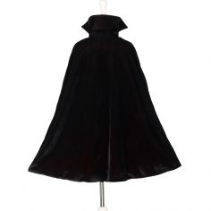 Cape Dracula avec dents de vampire (4-8 ans)