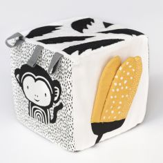 Des Cubes D Activites Pour Eveiller Les Sens De Bebe Berceau Magique