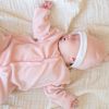 Pyjama en velours rose Sophie la girafe (naissance)  par Trois Kilos Sept