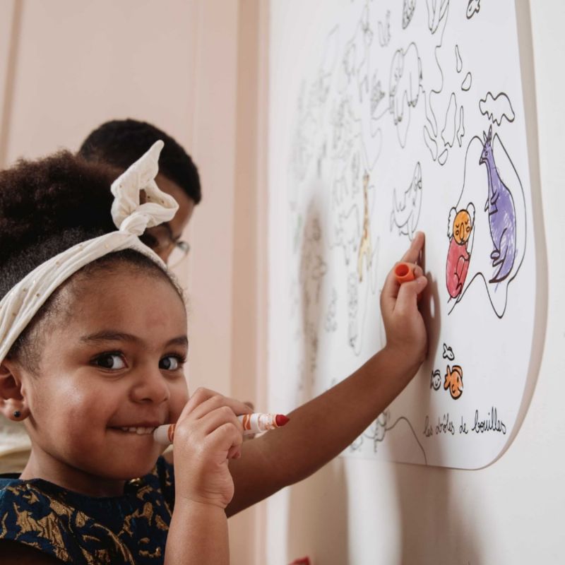 Coloriage géant Coloriboard Map Monde (6 pièces) DBKids Ambiance 3