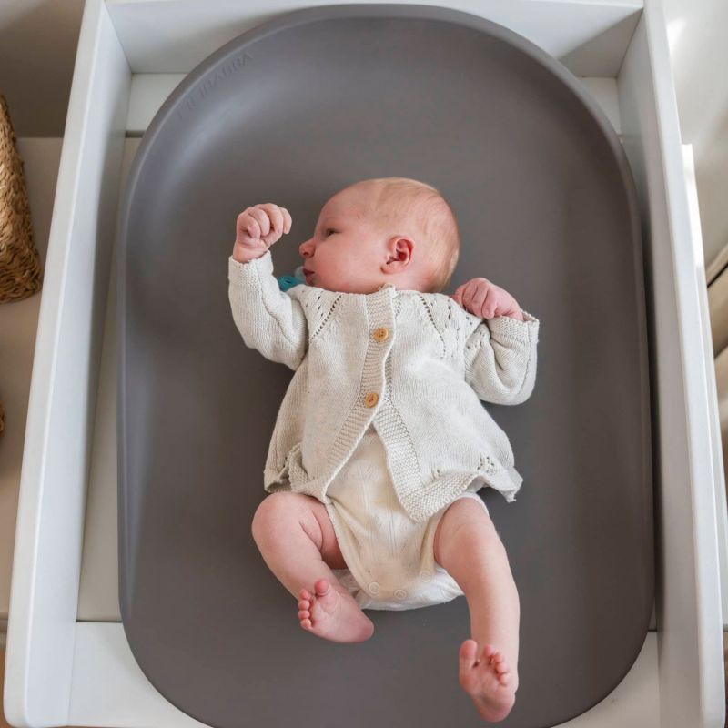 Matelas à langer toucher doux Bobbie 2.0 Gris Filibabba Ambiance 2