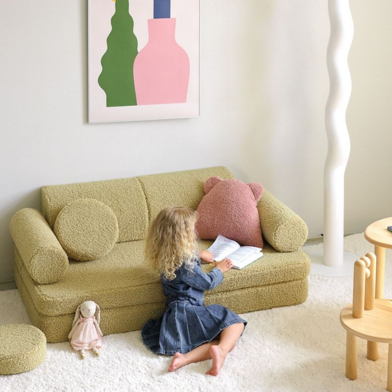 Coussin ours Guava Pink molletonné Wigiwama Ambiance 5