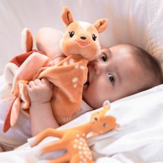 Doudou plat Fanfan le faon avec attache sucette