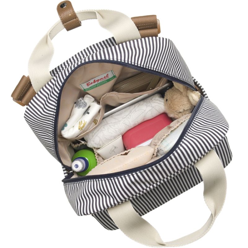 Sac à dos à langer Georgi Eco Rayures blanc et marine Babymel Produit ouvert 2