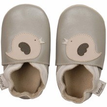 Chaussons en cuir Soft soles oiseau beige (15-21 mois)  par Bobux