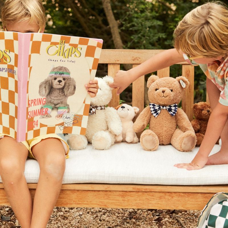 Peluche Norman l'ours chic (32 cm) BT Chaps Ambiance 3