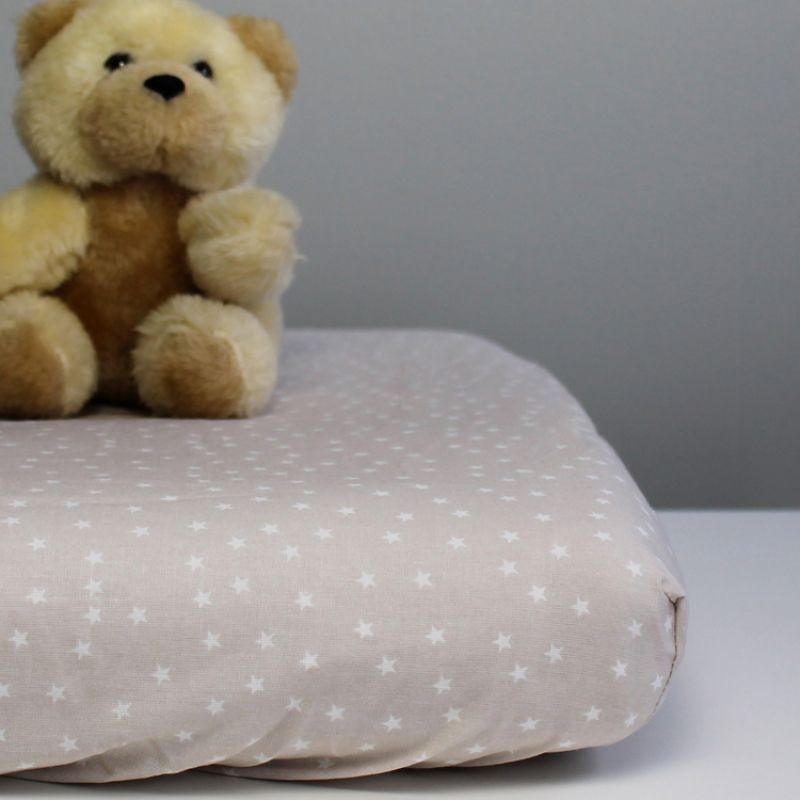 Drap housse en coton bio Etoiles beige (70 x 140 cm) Kadolis