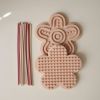 Jouet sensoriel en silicone Flower Pastel Mushie Ambiance 4