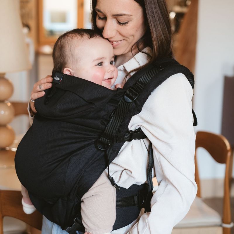 Porte bébé préformé Néo+ Noir V2 NéoBulle Ambiance 2