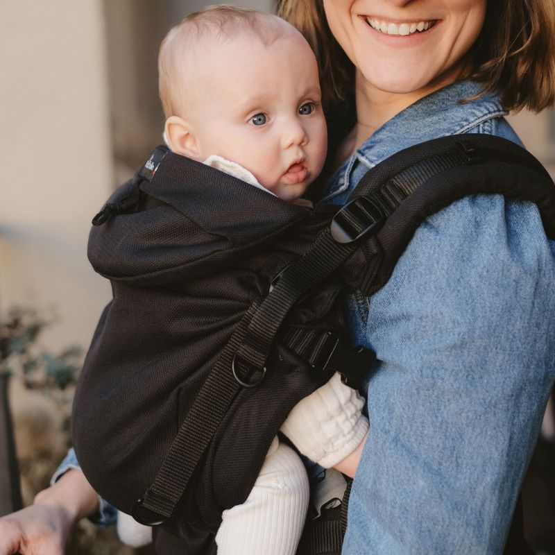 Porte bébé préformé Néo+ Noir V2 NéoBulle Ambiance 3