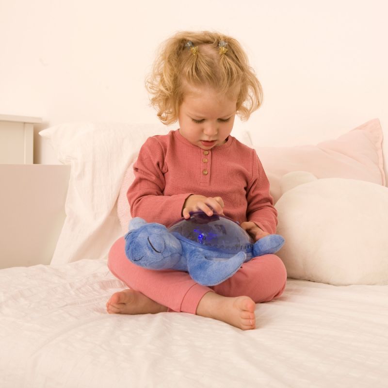 Veilleuse peluche Tranquil Turtle Océan (rechargeable) Cloud B Ambiance 2