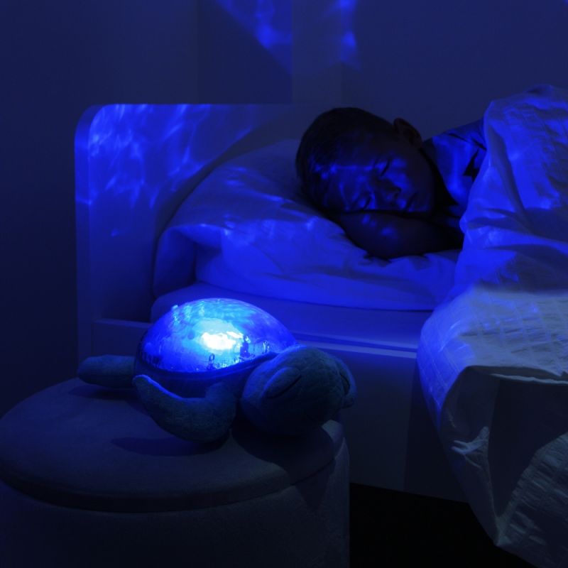 Veilleuse peluche Tranquil Turtle Océan (rechargeable) Cloud B Ambiance 7