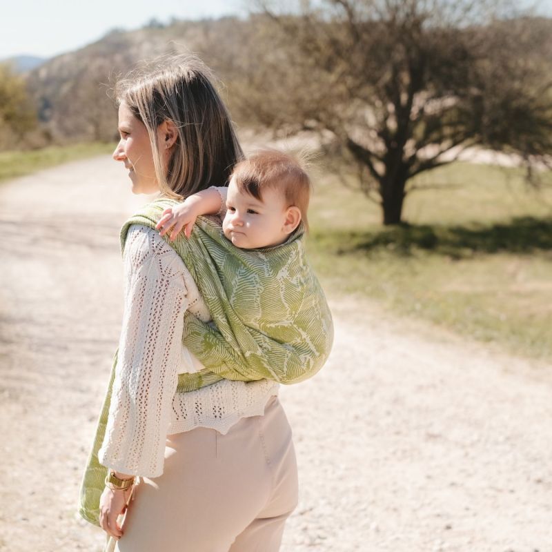 Echarpe de portage Seigaiha Vert SeaCell NéoBulle Ambiance 3