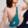 Sac banane Sasha L Bleu Paon Hindbag Ambiance 3