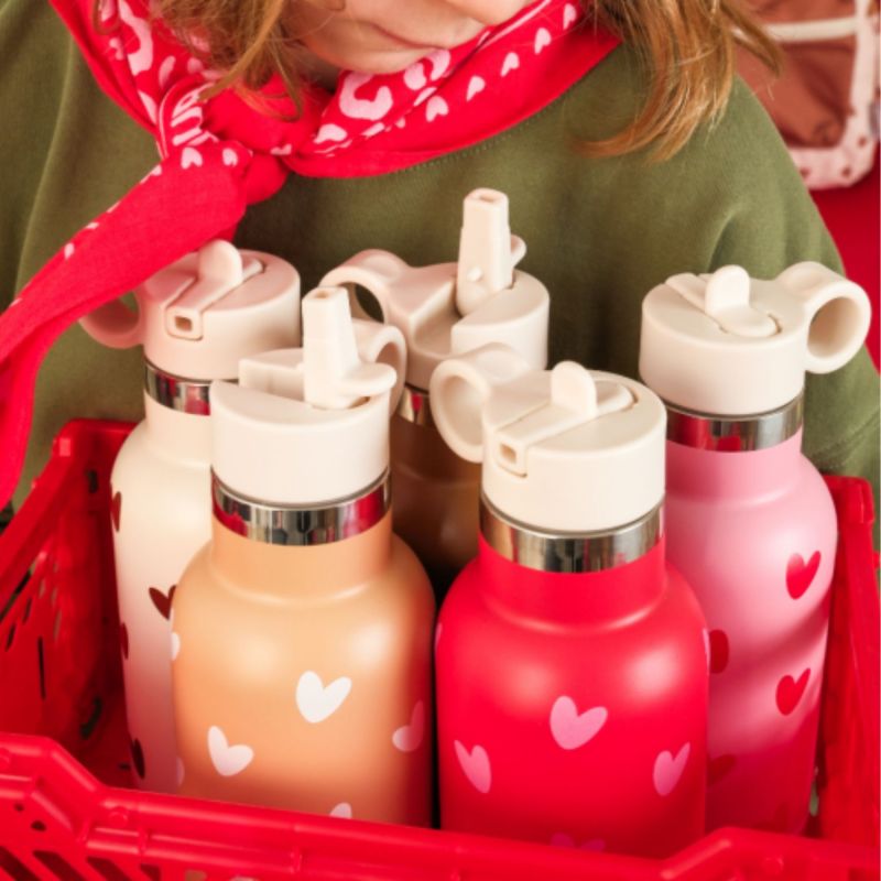 Gourde isotherme Coeurs Rouges (350 ml) Atelier Wagram Ambiance 4