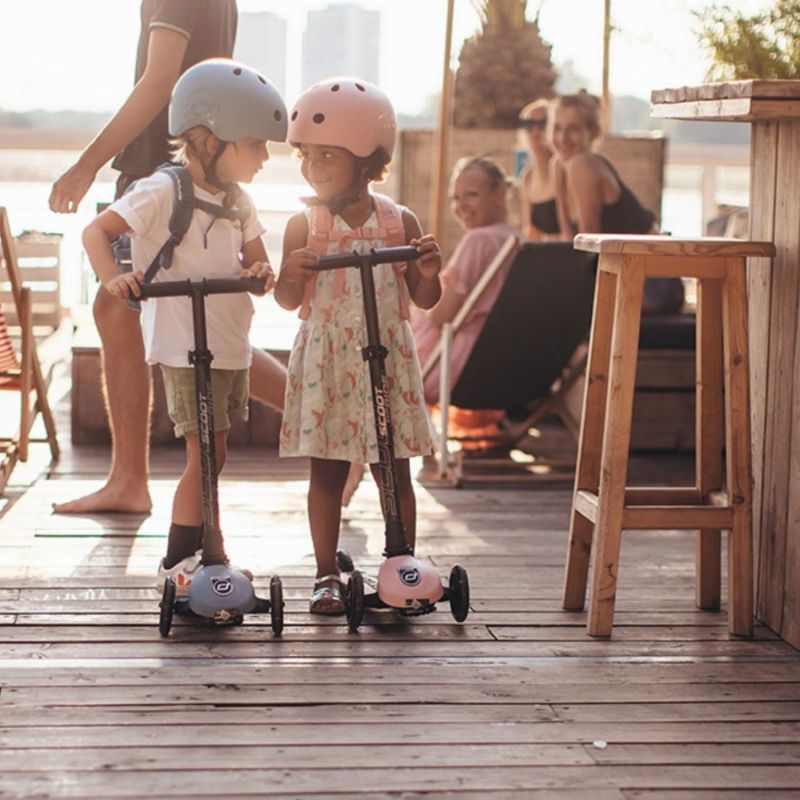 Casque Rose S (51-55 cm) Scoot and ride Ambiance 2