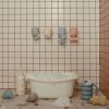 Set de jouets de bain Pour and Play (4 pièces) - Reconditionné Mushie Produit 2