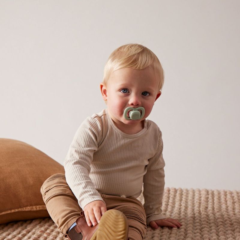 Lot de 2 sucettes symétriques en silicone Sage-Vanilla (6 mois et +) B.Box Ambiance 2