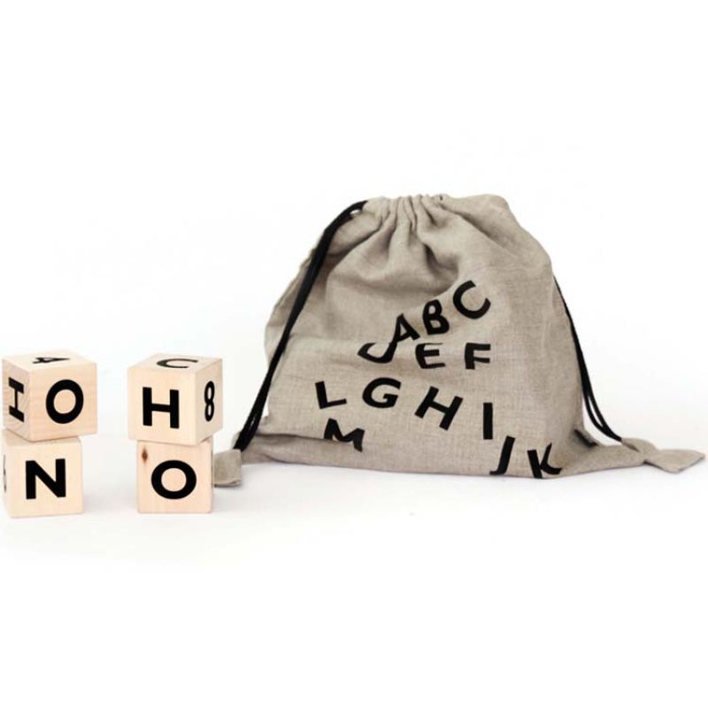 Cubes en bois Alphabet noir ooh noo